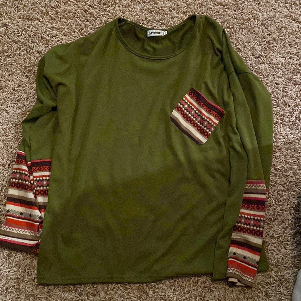 Long sleeve with pocket